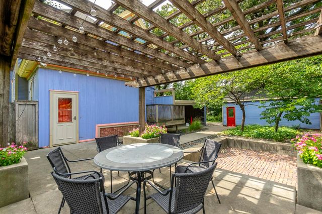 5634 University Avenue, Cedar Falls, IA 50613