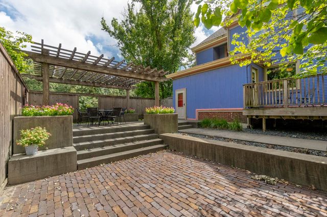 5634 University Avenue, Cedar Falls, IA 50613