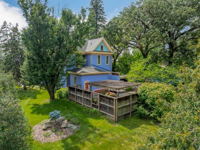 5634 University Avenue, Cedar Falls, IA 50613