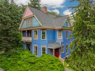 5634 University Avenue, Cedar Falls, IA 50613