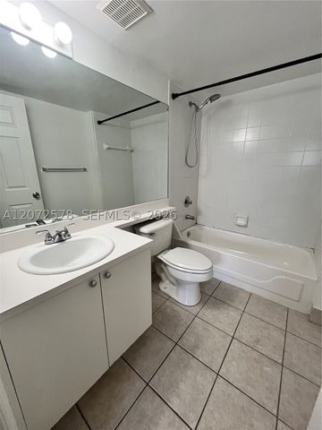 2009 SE 10th Ave 319, Fort Lauderdale, FL 33316