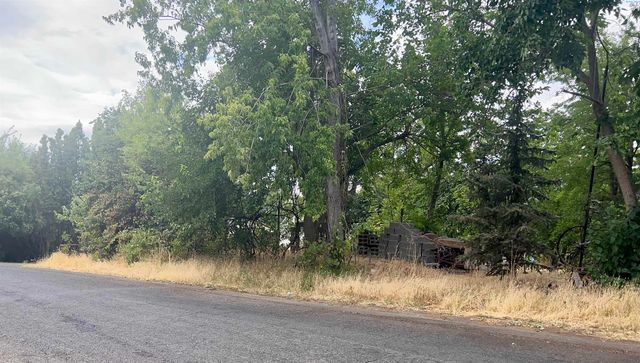 1045 Alice St, Prosser, WA 99350