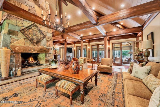 4209 Lake Meadow Way, Louisville, TN 37777