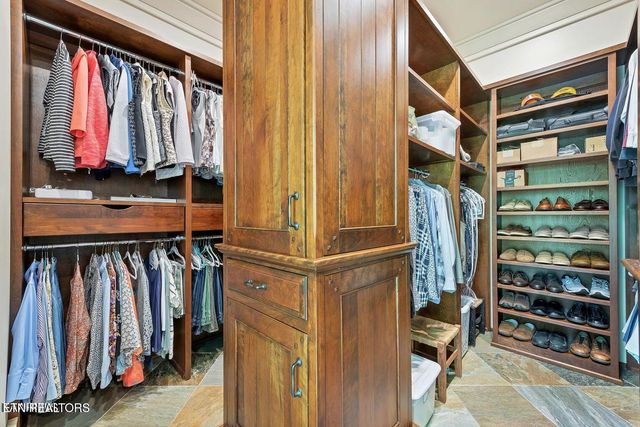 4209 Lake Meadow Way, Louisville, TN 37777