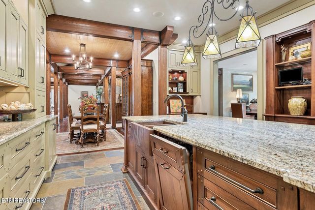 4209 Lake Meadow Way, Louisville, TN 37777