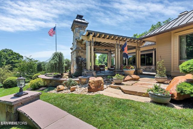 4209 Lake Meadow Way, Louisville, TN 37777