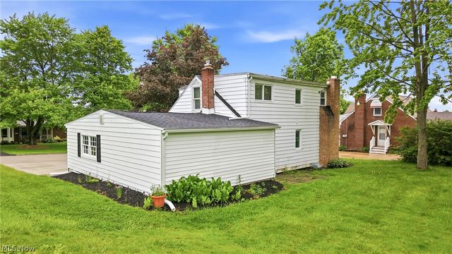 2413 W Manor Avenue, Youngstown, OH 44514