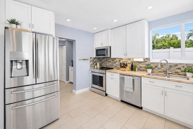 1830 SW 23rd Avenue, Fort Lauderdale, FL 33312