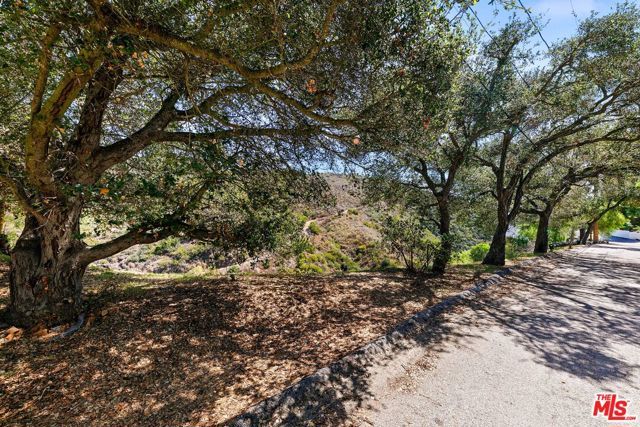 26557 Ocean View Dr, Malibu, CA 90265