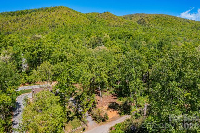 99999 Meeks Road, Black Mountain, NC 28711