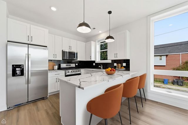 3902 S Lake Park Avenue 2, Chicago, IL 60653