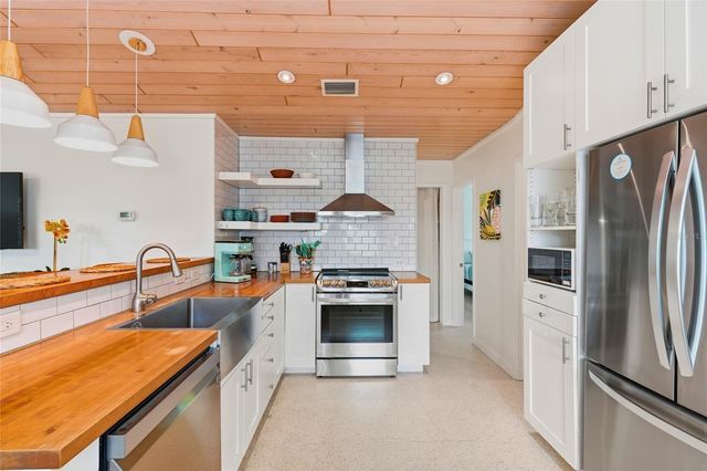 845 HIGHLAND STREET, Sarasota, FL 34234