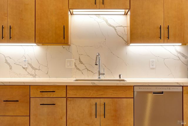 6033 Shelter Bay Ave, Mill Valley, CA 94941