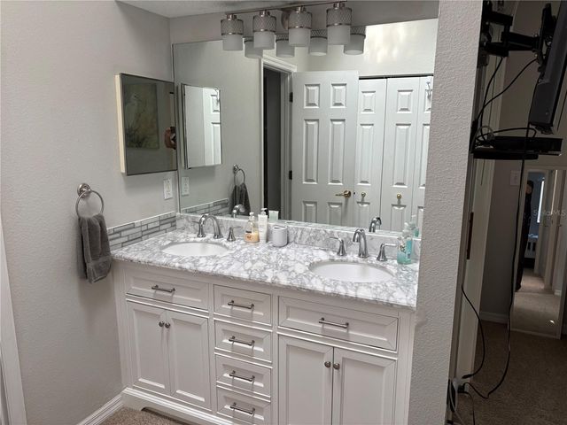 9122 JAKES PATH, Largo, FL 33771