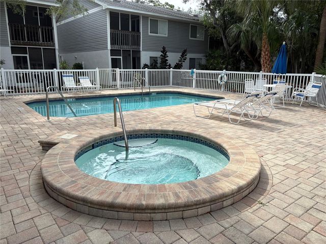 9122 JAKES PATH, Largo, FL 33771
