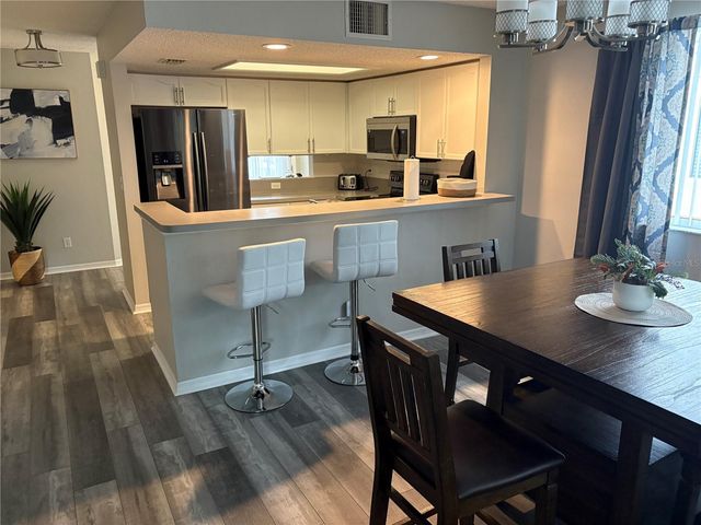9122 JAKES PATH, Largo, FL 33771