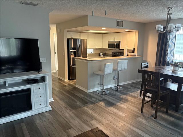 9122 JAKES PATH, Largo, FL 33771