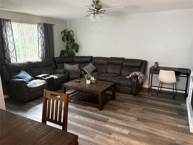 9122 JAKES PATH, Largo, FL 33771