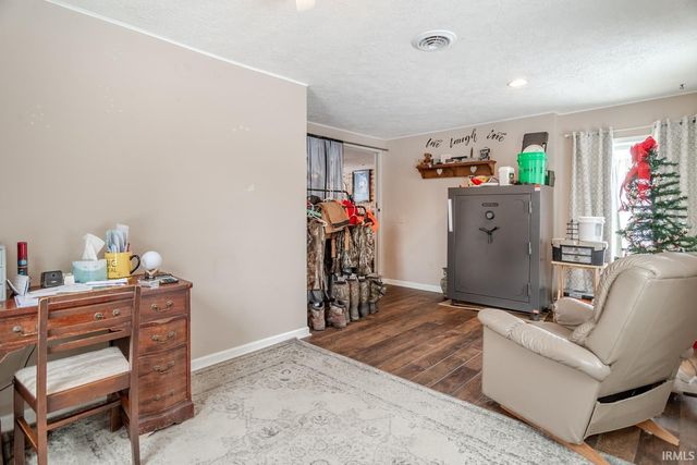 512 E 4th Street, Brookston, IN 47923