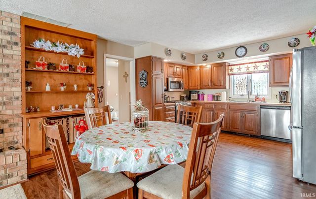 512 E 4th Street, Brookston, IN 47923