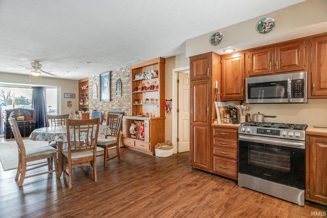 512 E 4th Street, Brookston, IN 47923