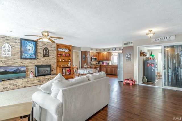 512 E 4th Street, Brookston, IN 47923