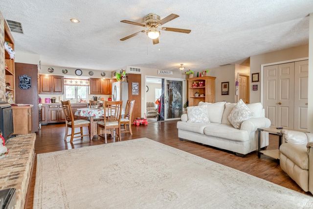 512 E 4th Street, Brookston, IN 47923