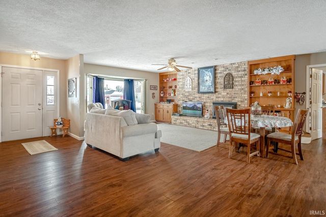 512 E 4th Street, Brookston, IN 47923