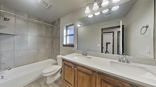 7050 Richardson Court, Oklahoma City, OK 73132
