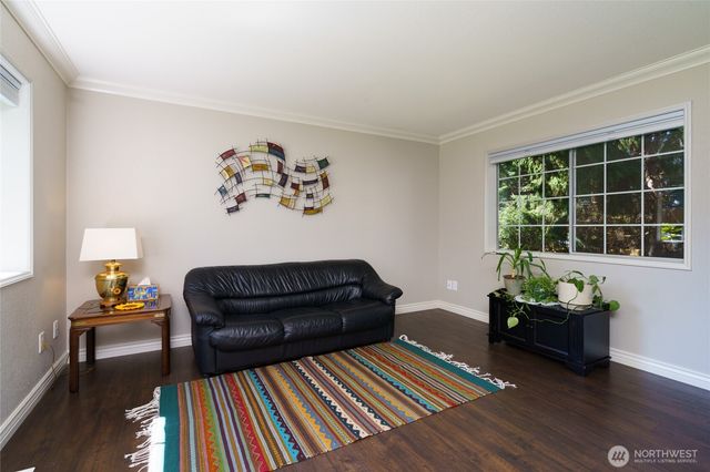 2003 Woodridge Avenue, Mount Vernon, WA 98273