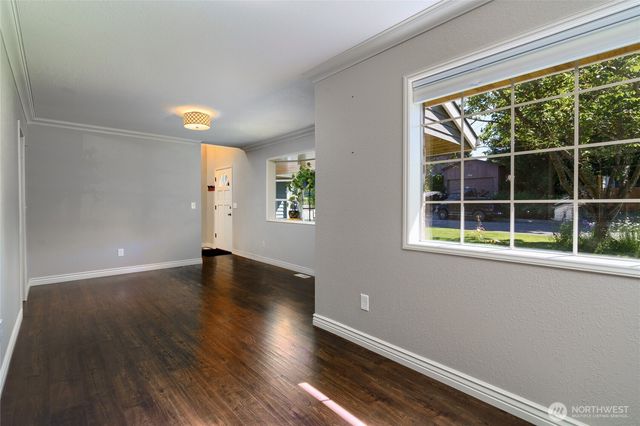 2003 Woodridge Avenue, Mount Vernon, WA 98273