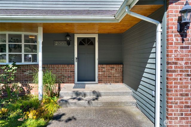 2003 Woodridge Avenue, Mount Vernon, WA 98273