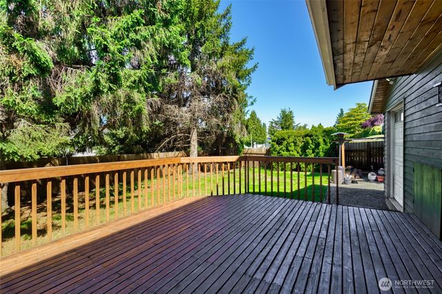 2003 Woodridge Avenue, Mount Vernon, WA 98273