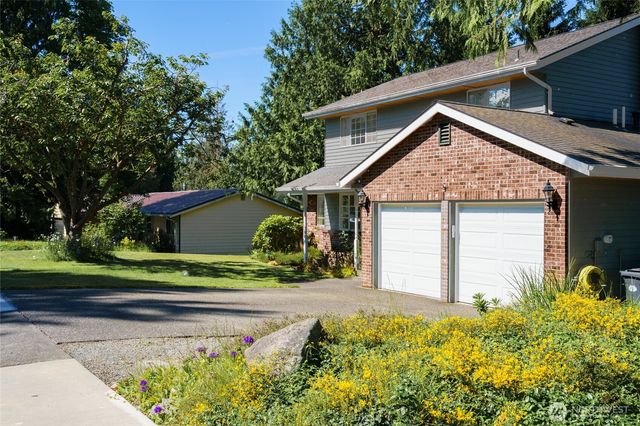 2003 Woodridge Avenue, Mount Vernon, WA 98273