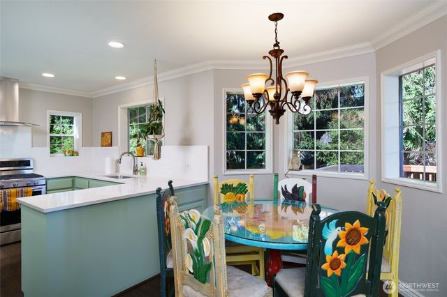 2003 Woodridge Avenue, Mount Vernon, WA 98273