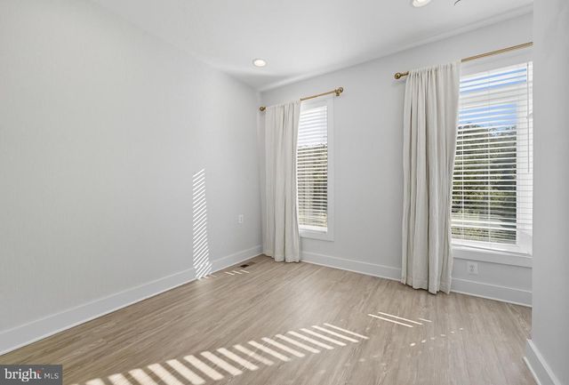 8215 RIVER RD, Bethesda, MD 20817