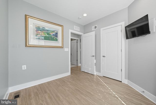 8215 RIVER RD, Bethesda, MD 20817