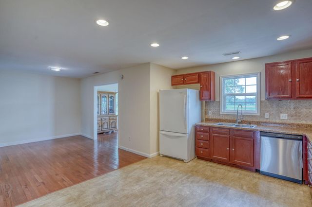 5926 MT HOLLY RD, East New Market, MD 21631