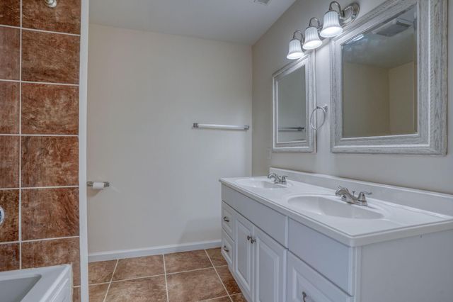 5926 MT HOLLY RD, East New Market, MD 21631