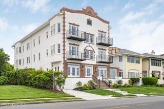 205 Edgemont Drive 1, Loch Arbour Village, NJ 07711