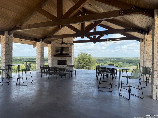 928 Enchanted View, Canyon Lake, TX 78133