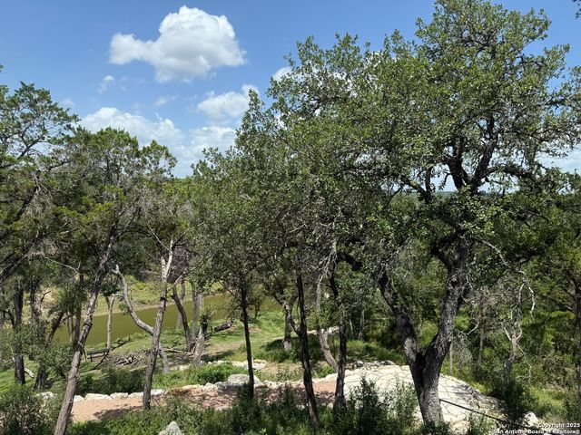 928 Enchanted View, Canyon Lake, TX 78133