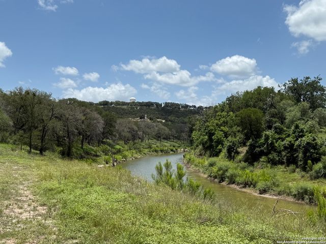 928 Enchanted View, Canyon Lake, TX 78133