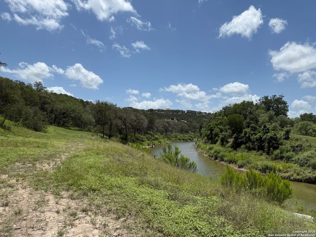 928 Enchanted View, Canyon Lake, TX 78133