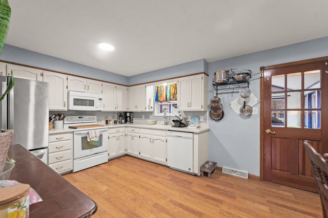 5408 BRET CT, Jefferson City, MO 65109