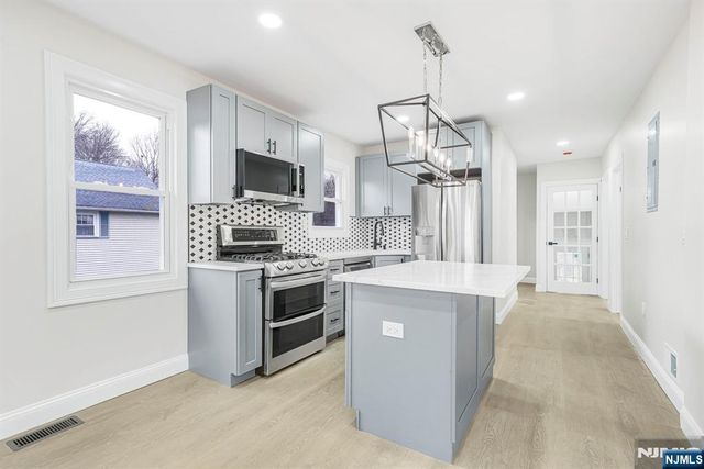 16 Grey Rock Avenue, Little Falls, NJ 07424