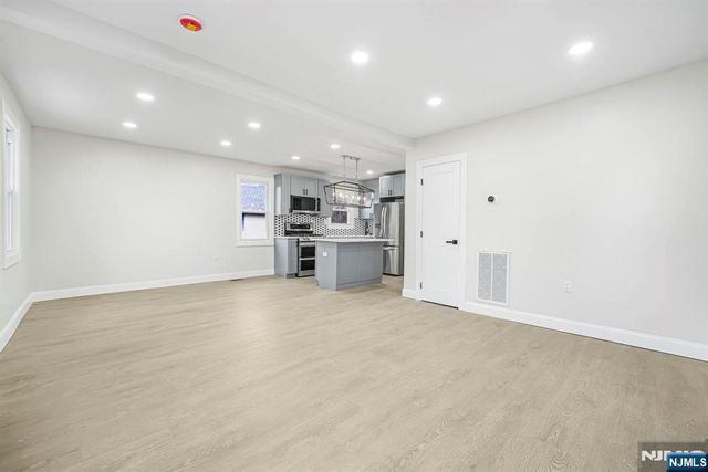 16 Grey Rock Avenue, Little Falls, NJ 07424