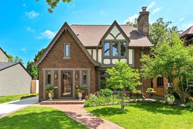 4848 N Woodburn STREET, Whitefish Bay, WI 53217
