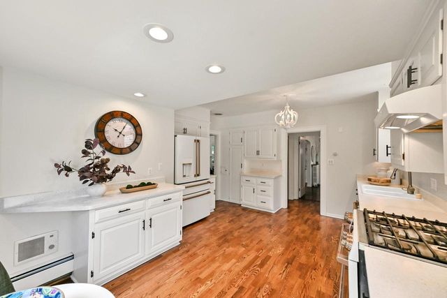 4848 N Woodburn STREET, Whitefish Bay, WI 53217