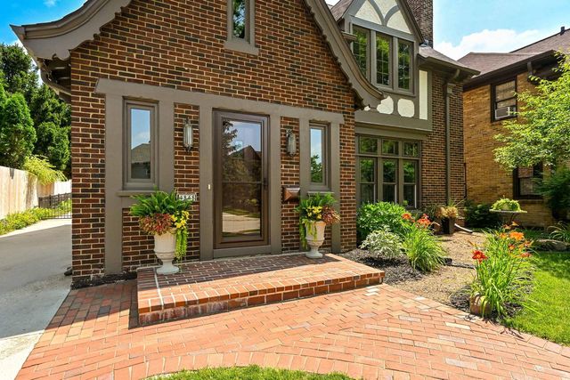 4848 N Woodburn STREET, Whitefish Bay, WI 53217